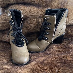 Stylish Women's Brown Lace-Up Boots